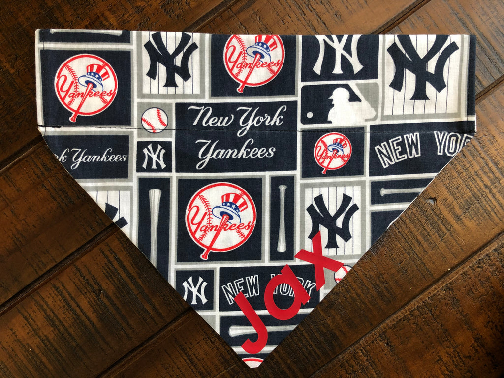New York Yankees Over-the-Collar Reversible Dog Bandana ~ Four Sizes, –  ENestor Products